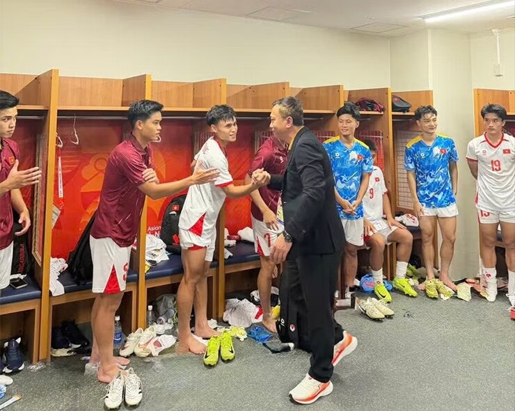 Đội tuyển nữ và đội tuyển U23 Việt Nam nhận gửi gắm đặc biệt trước vòng tứ kết Asiad 20 - 1