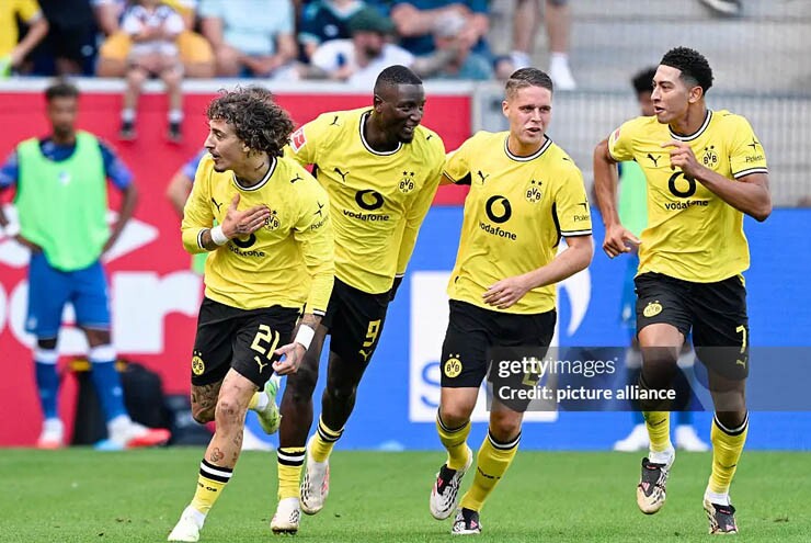 Dortmund tạo nên màn ngược dòng mãn nhãn
