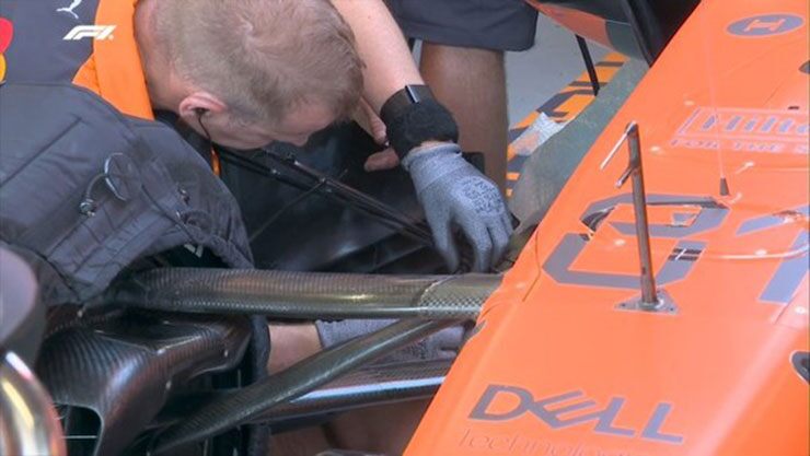 Ngày thi đấu với nhiều vấn đề phát sinh cho McLaren