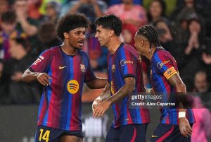 Barcelona biến nguy thành cơ: Thiếu số 9 vẫn chinh phạt trời Âu, thầy Flick cao tay