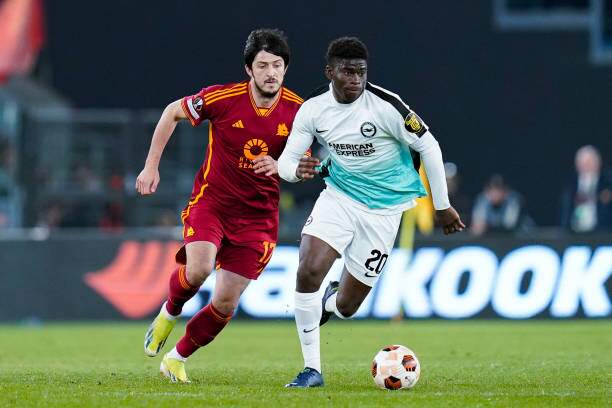 Baleba thi đấu tại Europa League trong màu áo Brighton