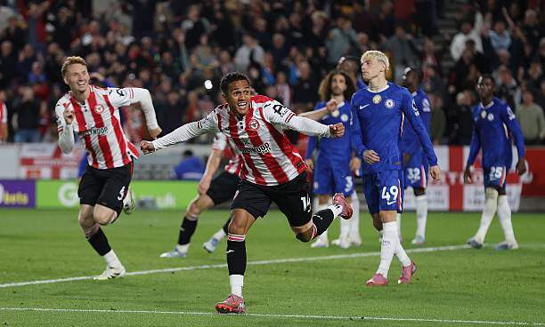 Lượt đi mùa trước Garnacho bỏ kèm người, và Brentford gỡ hòa 2-2 ở phút 90+2 trước Chelsea nhờ công Fabio Carvalho