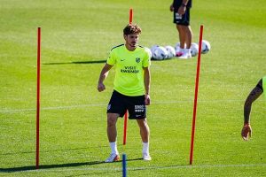 Những ngôi sao “mắc kẹt” sau kỳ chuyển nhượng: Alvarez, Rashford là “bom nổ chậm”?