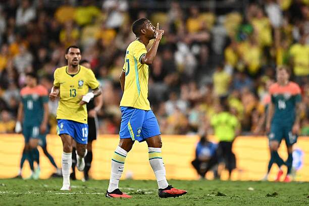 Rayan cứu Brazil khỏi thất bại ở phút 90+5