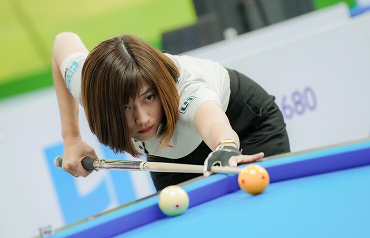 Nữ cơ thủ thi 2 nội dung trái ngược, cùng dàn hot girl so tài tại “World Cup bi-a VN” - 12
