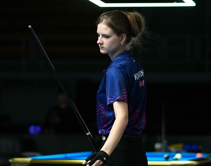 Song song với những màn tranh tài đỉnh cao của các cơ thủ nam tại WPA Men's 10-Ball World Championship 2026, người hâm mộ có mặt tại Nhà thi đấu Phú Thọ (TP.HCM) còn được mãn nhãn với dàn nữ cơ thủ tài năng, xinh đẹp tại 2026 Poison Saigon Women's 9-Ball Open.