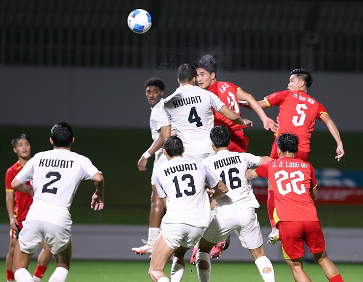 Ngọc Mỹ ghi bàn gỡ hoà 1-1 cho U23 Việt Nam.