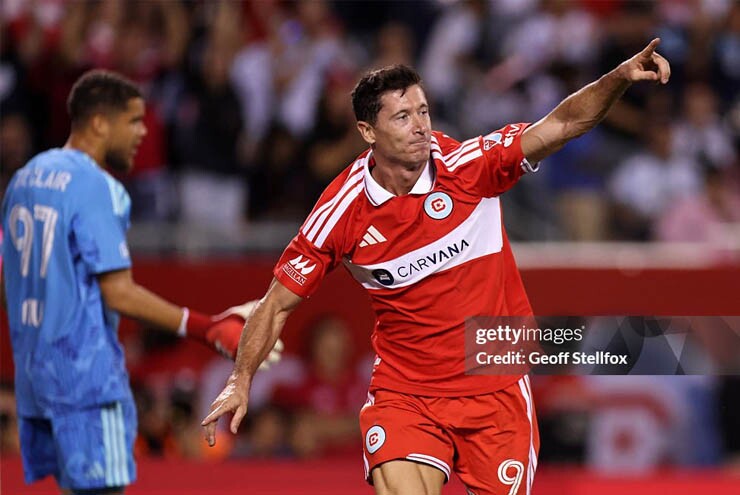 Lewandowski ghi dấu ấn lớn