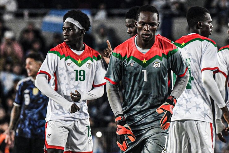 Các cầu thủ Burkina Faso thi đấu với ĐTQG Argentina thực tế là đội U23