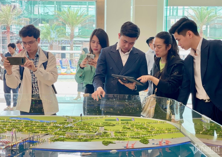 Các bên tham gia giao dịch bất động sản cần thận trọng trước khi thực hiện chuyển nhượng. Ảnh minh họa: Hồng Khanh