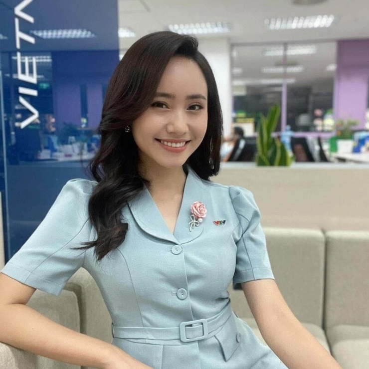 Điều ít biết về MC thời tiết Xuân Anh VTV gây sốt với bức ảnh 'Nụ cười sét đánh' - 4
