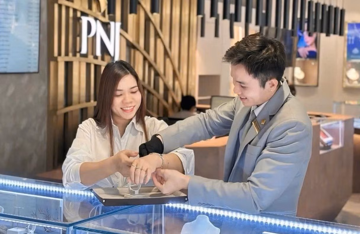 PNJ lên kế hoạch phát hành riêng lẻ tối đa 550 triệu cổ phiếu. Số lượng cổ phiếu này lớn hơn cả số cổ phiếu PNJ đang lưu hành.