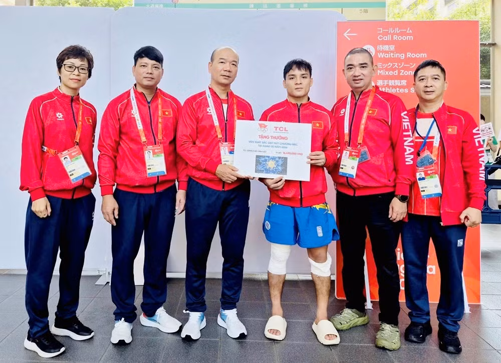 Tấm HCB là thành quả từ nỗ lực của Đinh Văn Tâm và sự hỗ trợ kịp thời của đội ngũ y tế.