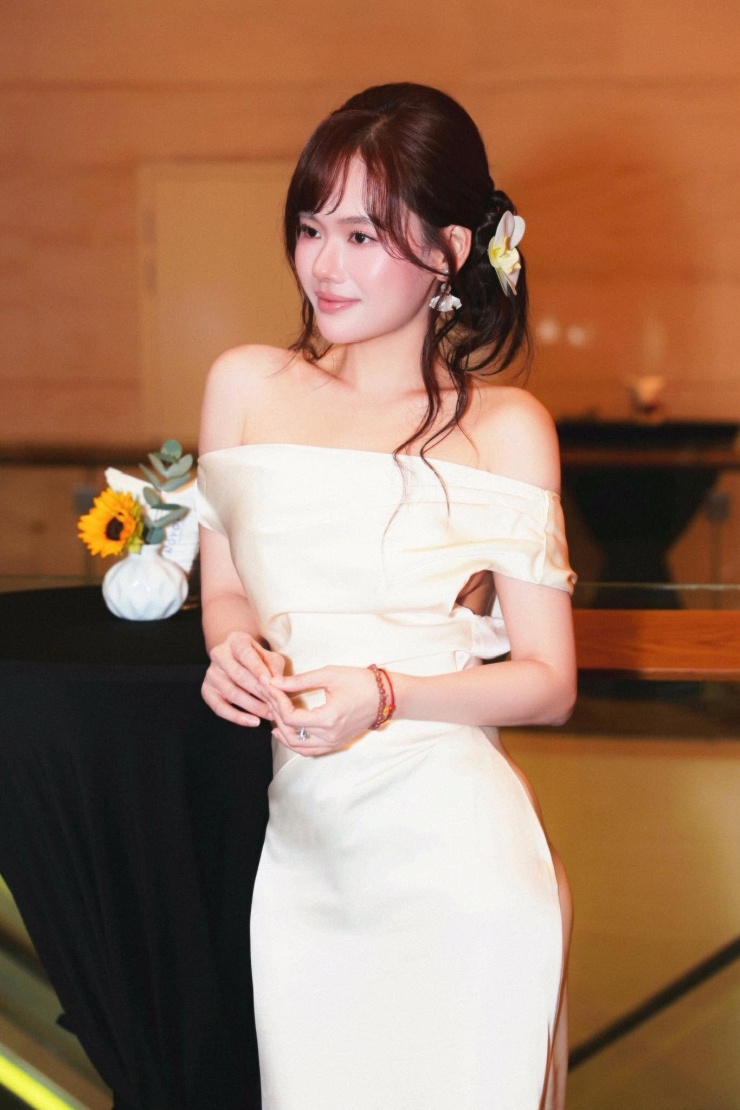Hoàng Phương Thảo ngoài đời. 