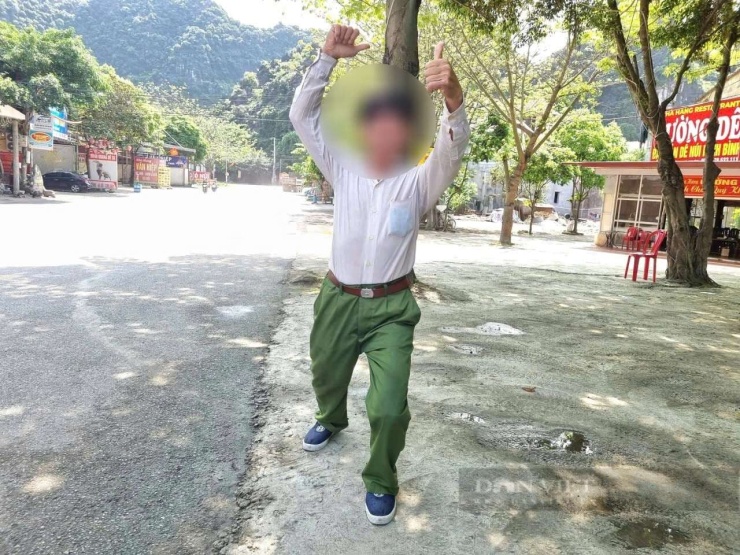 Ông D.V.H luôn tạo ấn tượng cho du khách khi đến Ninh Bình. Ảnh: VT