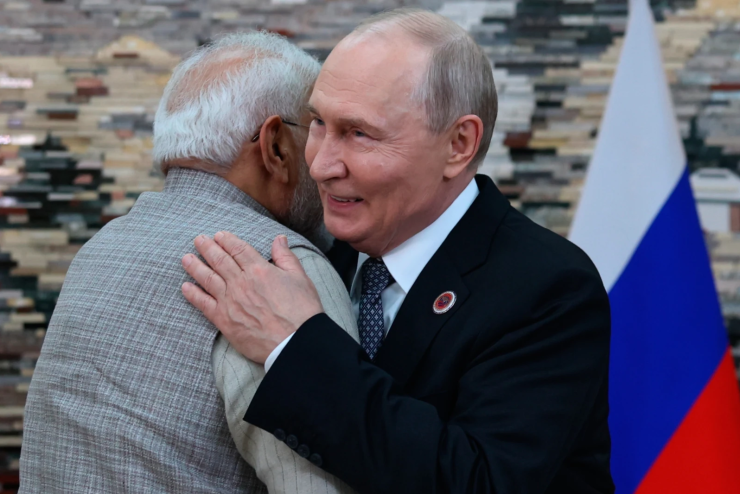 Tổng thống Nga Vladimir Putin và Thủ tướng Ấn Độ Narendra Modi. Ảnh Arab News