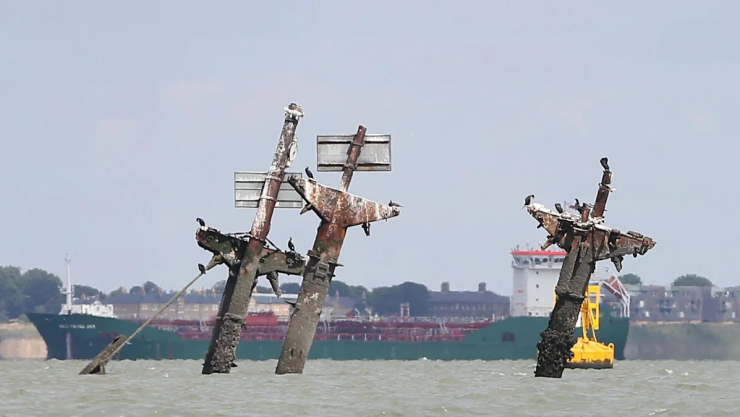 Xác tàu nằm trong khu vực cấm tại cửa sông Thames. Ảnh Getty Images&nbsp;