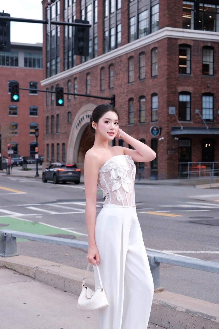 Ảnh sao 4/10: H’Hen Niê diện mốt 'dân chơi thập niên 90' đi xem show - 10