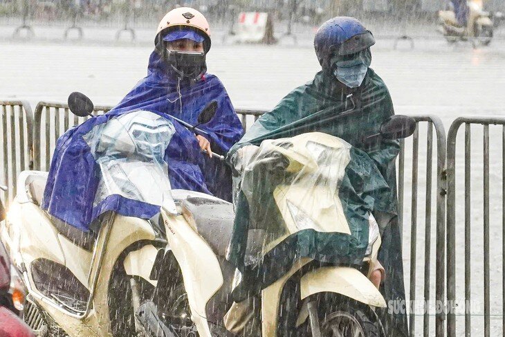 Miền Bắc chuyển mưa, nhiệt giảm mạnh. Ảnh: Tuấn Anh