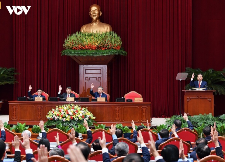 Trung ương biểu quyết thông qua Chương trình làm việc của Hội nghị lần thứ tư 