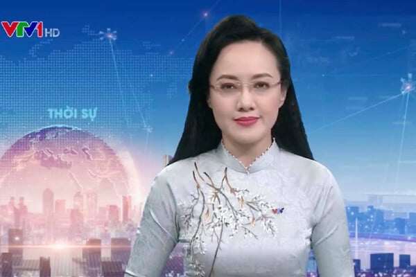 Gia đình Hoài Anh cũng có nền tảng học thuật đáng chú ý. Bố cô, ông Nguyễn Anh Kiệt, là một kỹ sư công nghệ thông tin. Theo Tiền Phong dẫn lại lời chia sẻ của cô thì ông thuộc thế hệ những kỹ sư đầu tiên của Việt Nam tham gia quá trình chuyển hệ thống truyền hình từ đen trắng sang màu. Không chỉ làm công việc kỹ thuật, ông còn dành nhiều năm nghiên cứu, sáng tạo. Hoài Anh từng chia sẻ rằng bố mình nhận giải thưởng APICTA khu vực châu Á - Thái Bình Dương và giải Nhân tài Đất Việt với công trình phần mềm hòa âm tự động sau nhiều năm nghiên cứu. Ở tuổi 65, ông tiếp tục nhận bằng sáng chế của Cục Sở hữu trí tuệ cho một phát minh liên quan đến động cơ đẩy nước cho tàu thủy bằng năng lượng điện.