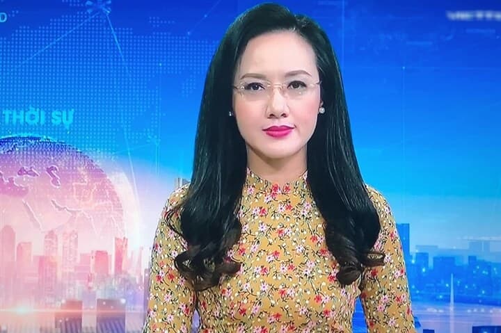 Ngôi sao cho rằng trước khi trở thành BTV quen thuộc trên truyền hình, Hoài Anh từng thử sức ở nhiều lĩnh vực khác nhau. Sau thời gian làm trong ngành hàng không, cô chuyển sang marketing cho một công ty liên quan đến thị trường Nhật Bản. Sau đó, cơ duyên đưa Hoài Anh đến với Trung tâm Truyền hình Việt Nam tại TP.HCM. Từ đây, công việc truyền hình dần trở thành lựa chọn gắn bó lâu dài với cô.