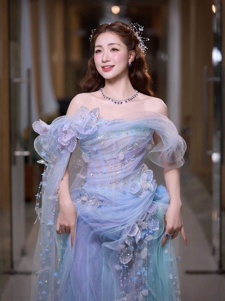 Ảnh sao 6/10: 'Công chúa hàng hiệu' Tiên Nguyễn 'quẩy' cùng em dâu tương lai - 7