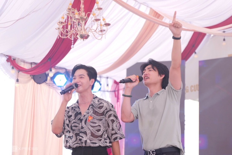 Đàm Vĩnh Hưng và đồng nghiệp chúc phúc Hoài Lâm - 5