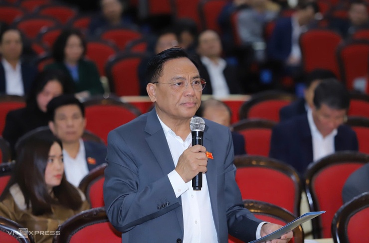 Ông Cao Tiến Đoan trong cuộc họp HĐND tỉnh Thanh Hoá năm 2023. Ảnh: Lam Sơn