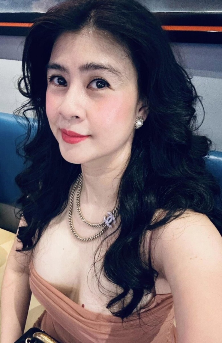 Nữ diễn viên đình đám bỏ showbiz đi bán xôi cua, trổ tài cắm loài hoa khó - 1