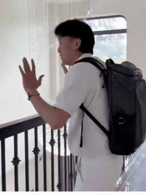 Căn nhà này có 10 phòng, là không gian sống của nhiều thành viên trong gia đình.