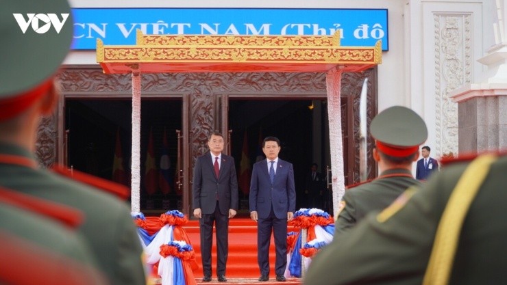 Lễ đón Thủ tướng Lê Minh Hưng thăm chính thức CHDCND Lào - 3
