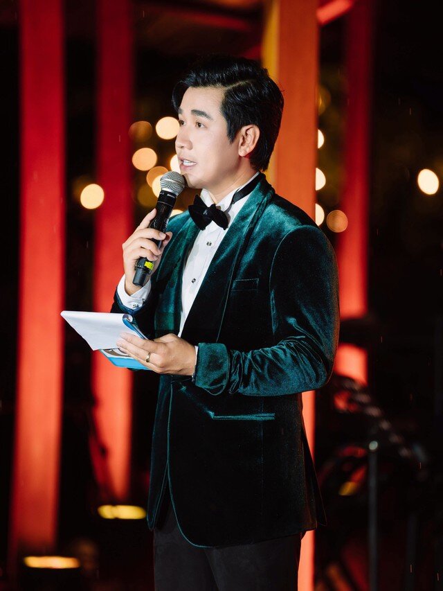 MC Nguyên Khang là người dẫn quen mặt của nhiều chương trình Văn hóa - giải trí lớn.