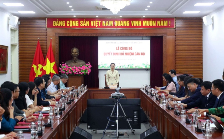 Bộ Văn hóa, Thể thao và Du lịch trao quyết định bổ nhiệm nhân sự lãnh đạo nhiều cơ quan, đơn vị. (Ảnh: Bộ VH)