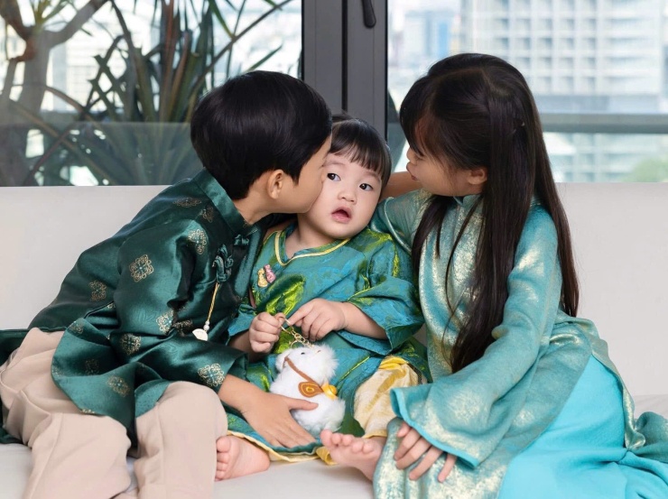 Các con của Đặng Thu Thảo. 