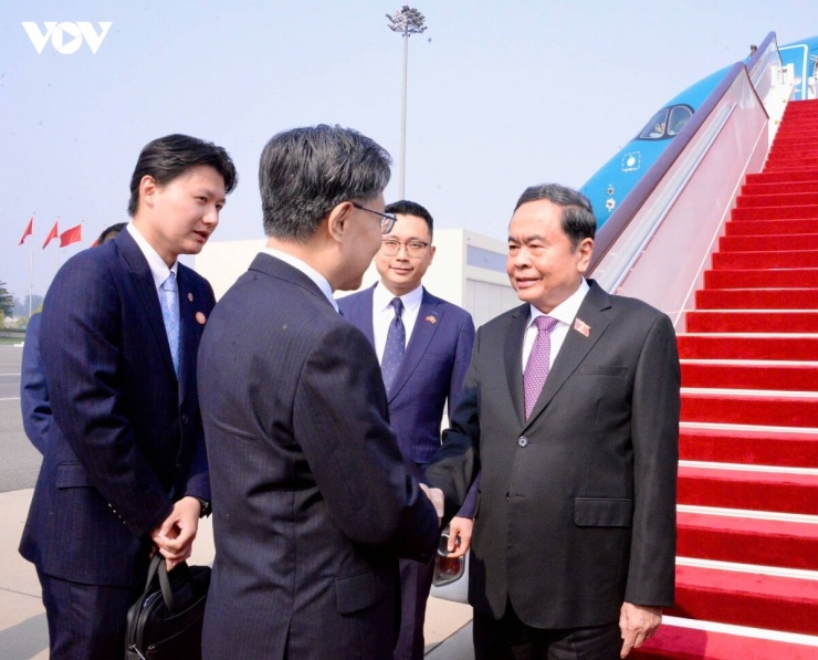 Chủ tịch Quốc hội Trần Thanh Mẫn bắt đầu chuyến thăm chính thức Trung Quốc.
