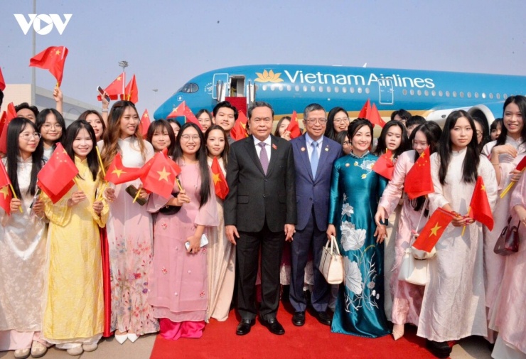 Chủ tịch Quốc hội đến Thủ đô Bắc Kinh, bắt đầu chuyến thăm chính thức Trung Quốc - 5