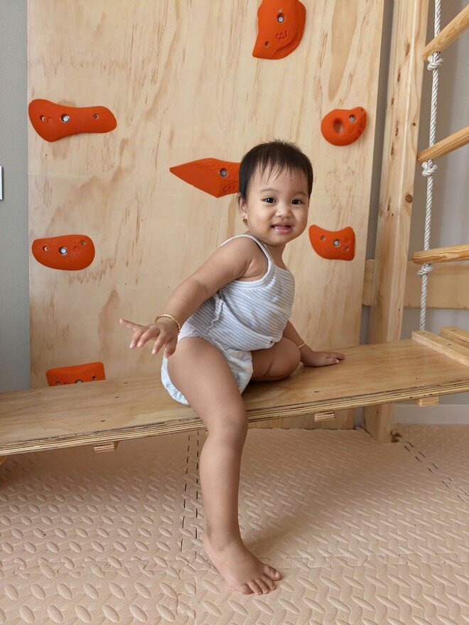 Con gái H'Hen Niê mới 1 tuổi đã cao 80 cm, được nhận xét 'mặt giống bố, chân dài như mẹ' - 3