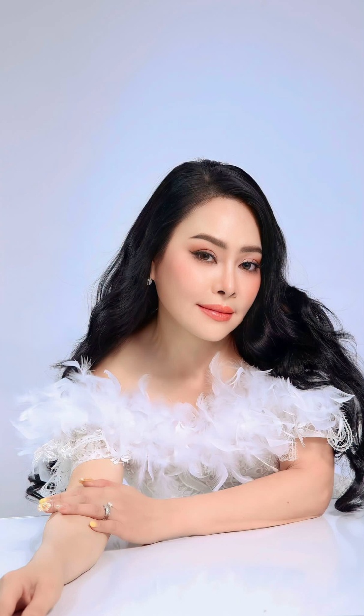 Ca sĩ Đông Đào là ai? - 2