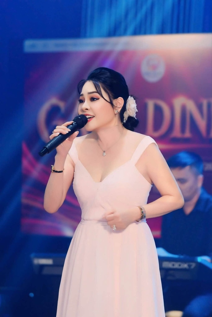 Ca sĩ Đông Đào là ai? - 4