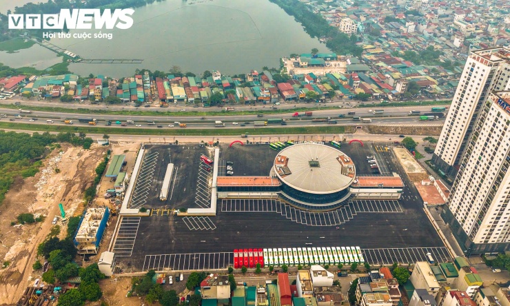 Diện mạo hiện đại của bến xe 120 tỷ đồng ở cửa ngõ Hà Nội vừa đi vào hoạt động - 1