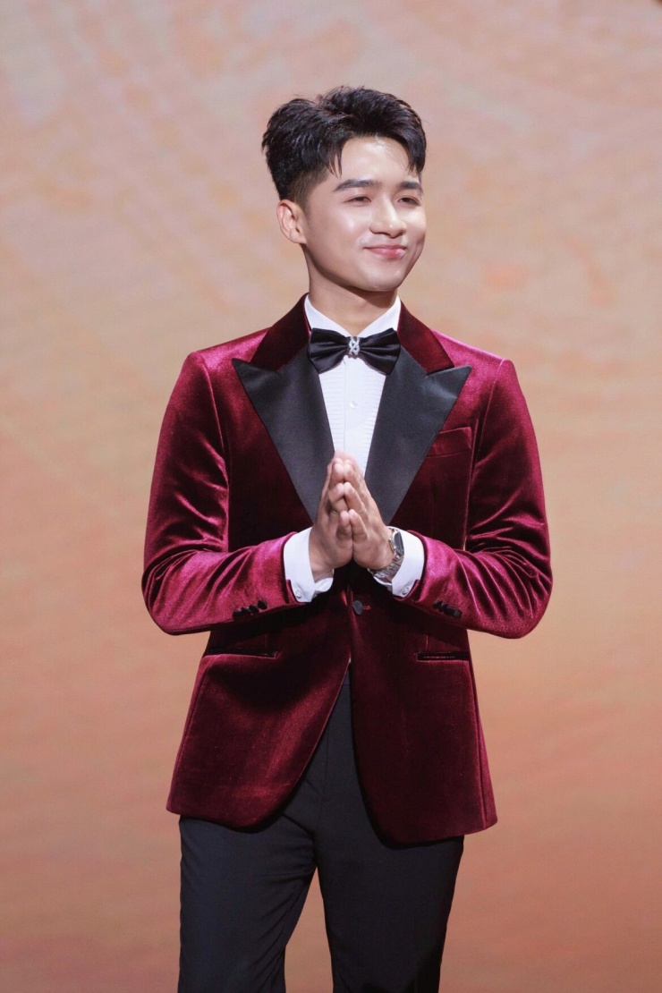 Lê Quốc Phú dừng chân sau Liveshow 2 Sao Mai 2026.