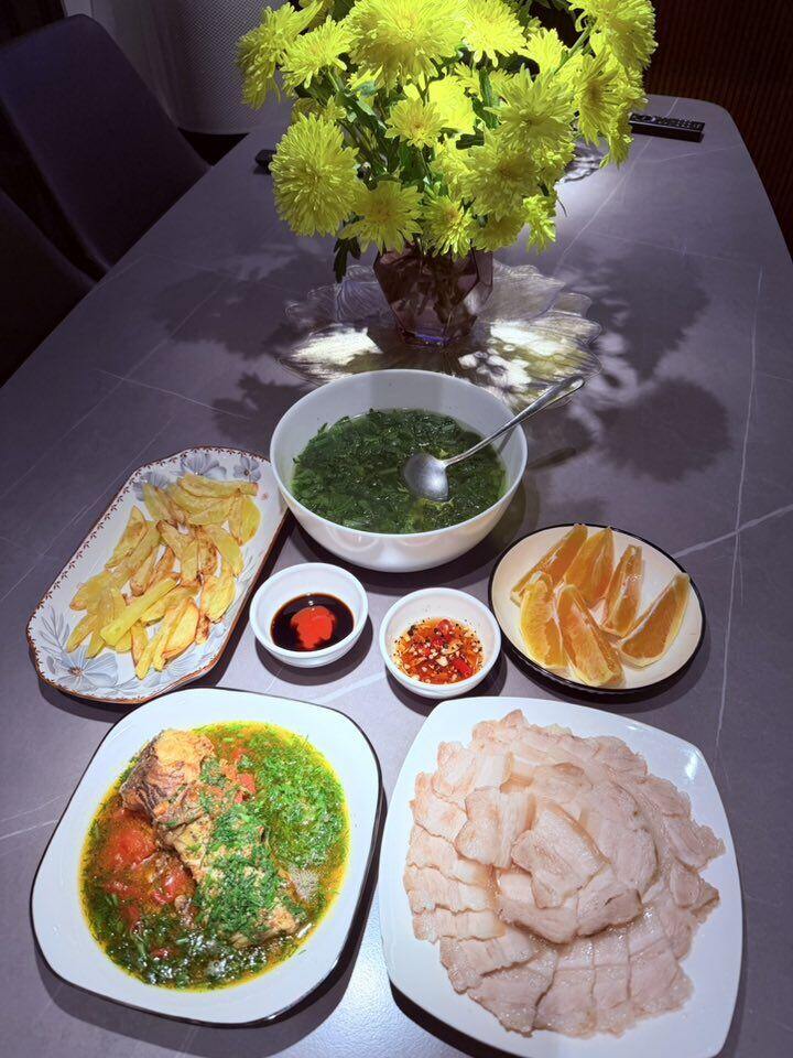 MC từng 'ẵm' 22 triệu đồng khi thi Ai Là Triệu Phú, hiện mang quân hàm Đại úy, khoe loạt mâm cơm gia đình ngon 'nức nở' - 10