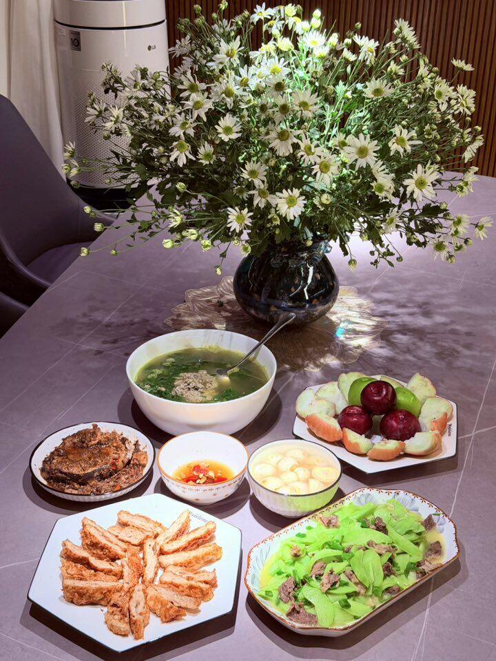 MC từng 'ẵm' 22 triệu đồng khi thi Ai Là Triệu Phú, hiện mang quân hàm Đại úy, khoe loạt mâm cơm gia đình ngon 'nức nở' - 9