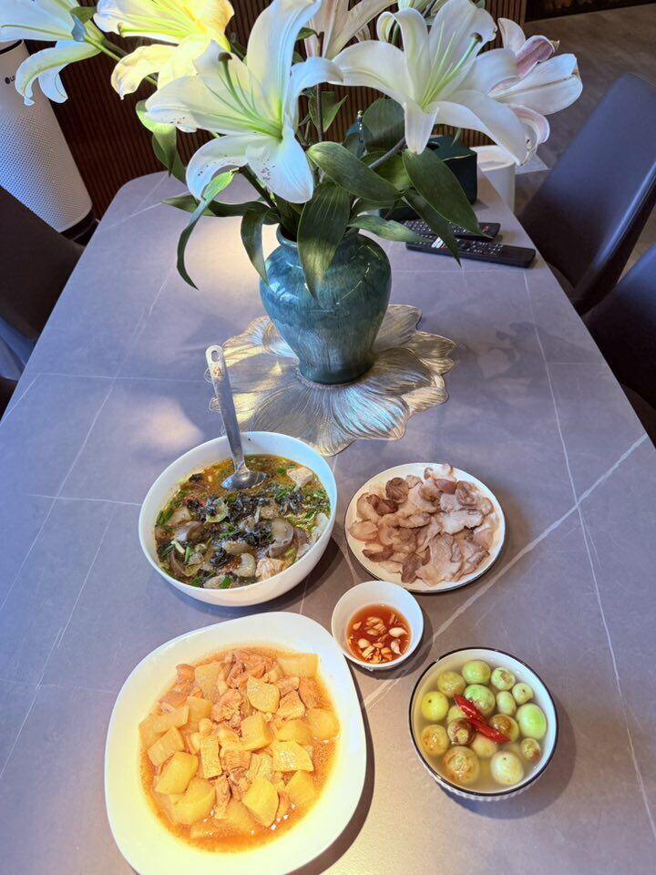 MC từng 'ẵm' 22 triệu đồng khi thi Ai Là Triệu Phú, hiện mang quân hàm Đại úy, khoe loạt mâm cơm gia đình ngon 'nức nở' - 14
