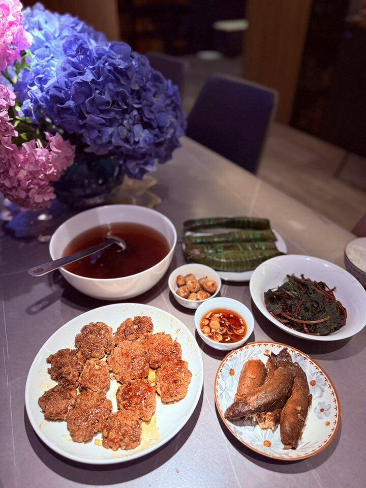 MC từng 'ẵm' 22 triệu đồng khi thi Ai Là Triệu Phú, hiện mang quân hàm Đại úy, khoe loạt mâm cơm gia đình ngon 'nức nở' - 12