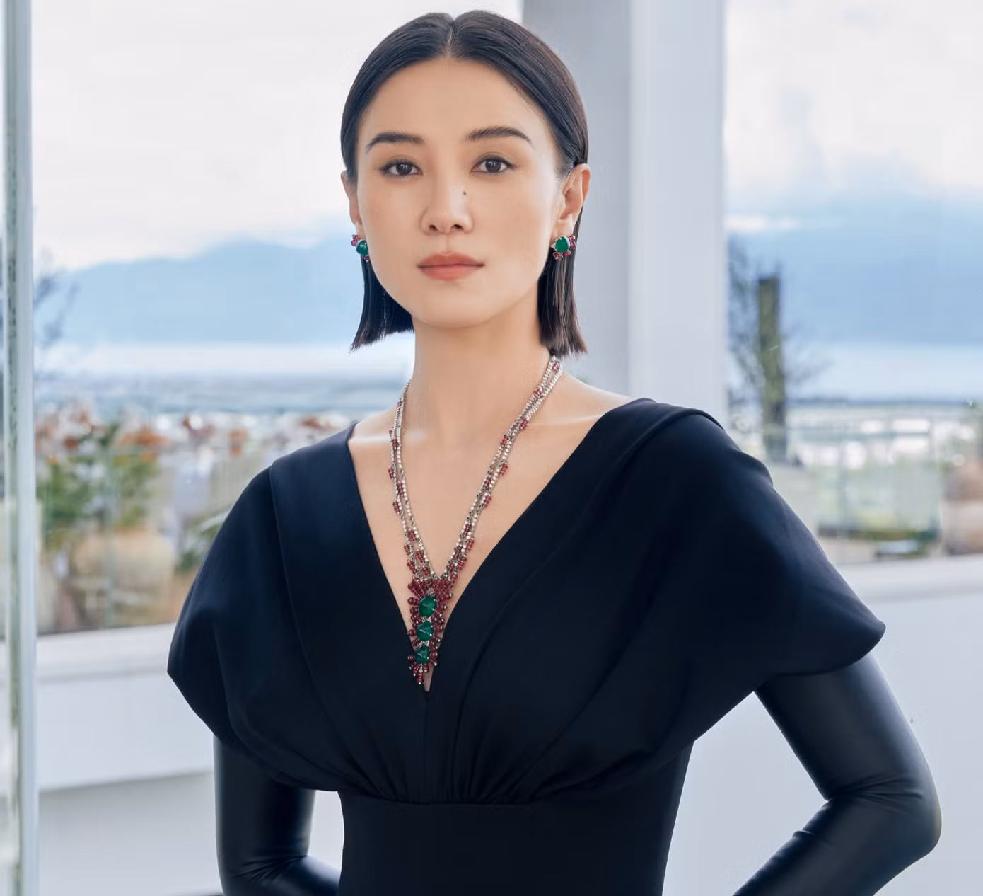 Tống Giai chiến thắng nhờ ưu thế đề tài, phim của cô có ý nghĩa nhân văn cao.