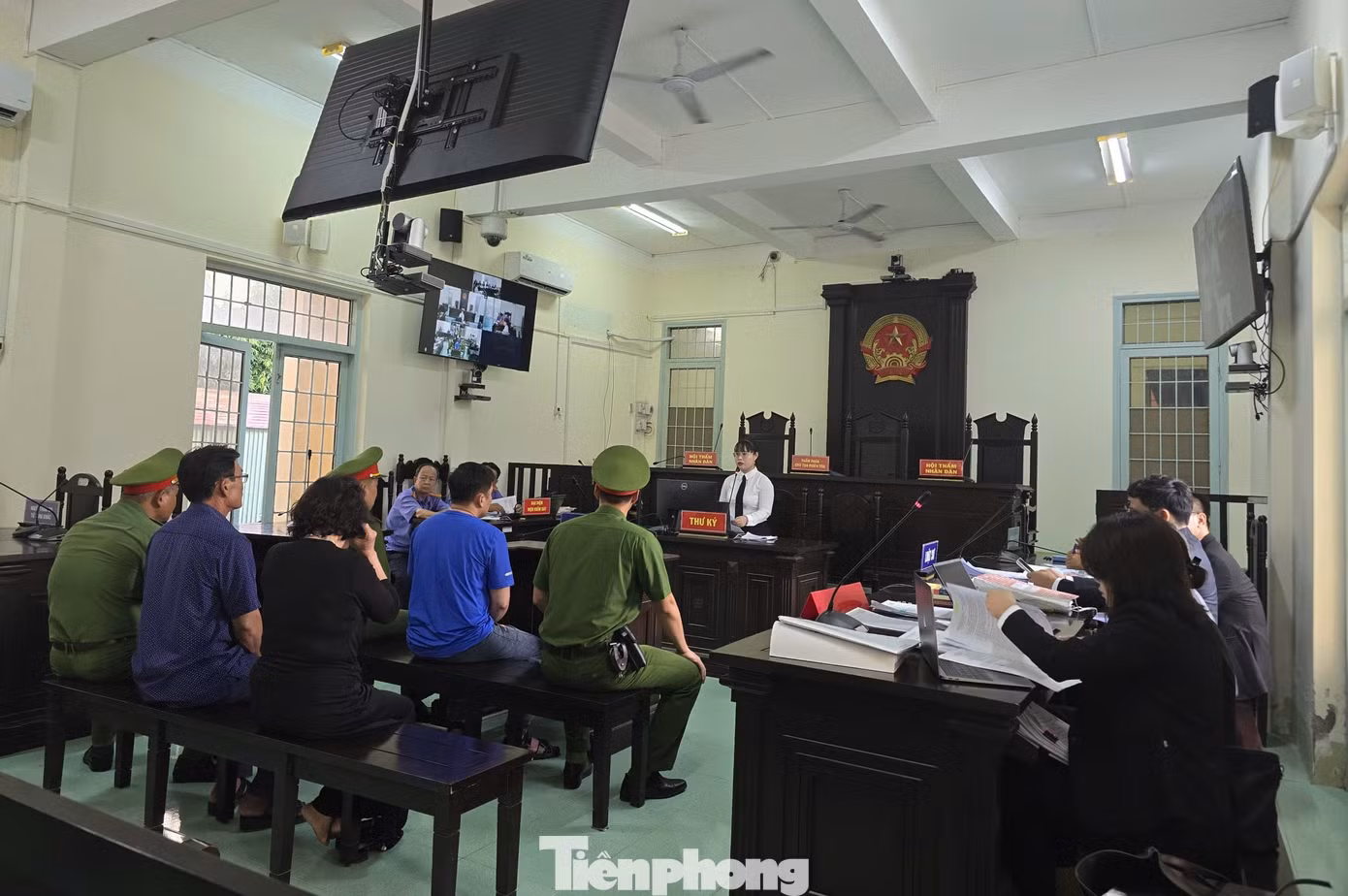 Trước đó, tòa đã 2 lần đưa vụ án ra xét xử nhưng đều hoãn do các lý do khác nhau.