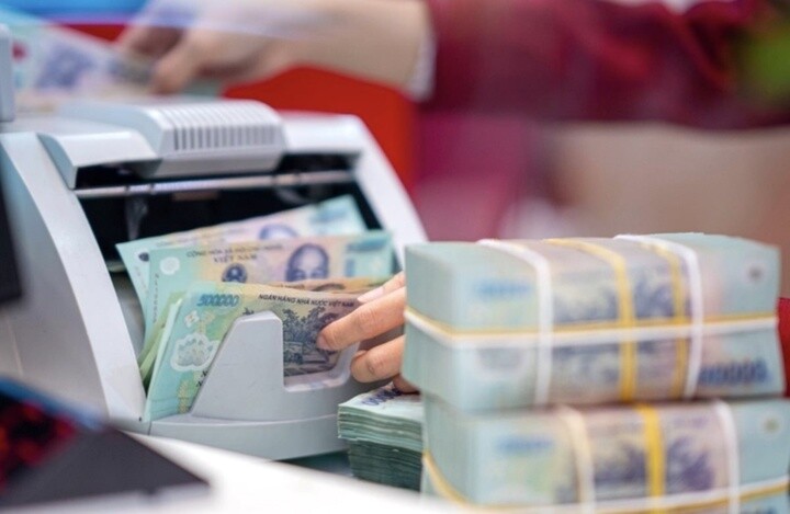Điểm đầu tiên khi gửi tiết kiệm online là lựa chọn ngân hàng có uy tín và hệ thống ngân hàng số an toàn.