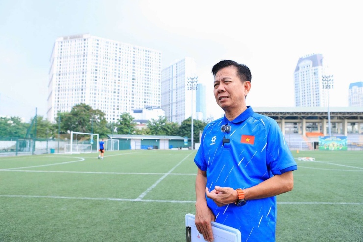 HLV Hoàng Anh Tuấn